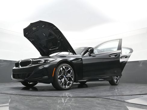 New 2026 BMW 330i xDrive Sedan w/ Premium Package AWD/4WD image 40