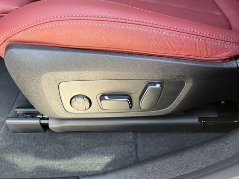 Certified 2025 BMW X4 xDrive30i image 15