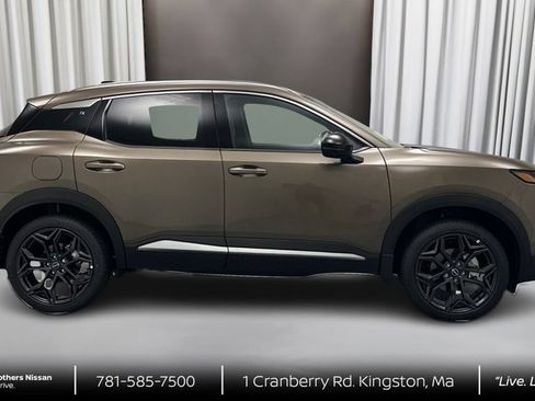 New 2026 Nissan Kicks SR w/ SR Premium Package AWD/4WD image 4