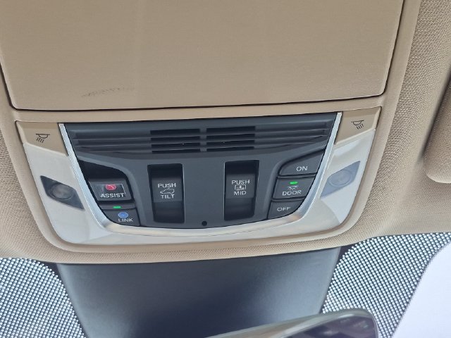 Used 2023 Acura MDX w/ Technology Package FWD image 21