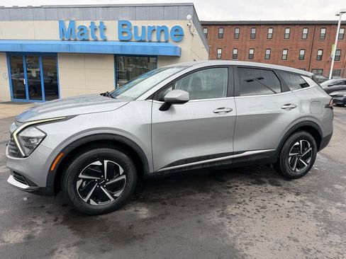 Used 2023 Kia Sportage LX image 1
