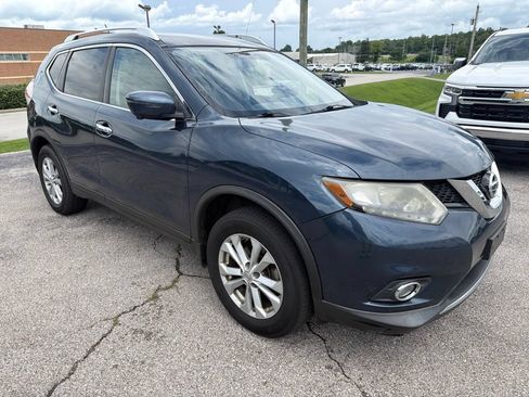 Used 2016 Nissan Rogue SV w/ SV Premium Package AWD/4WD image 2