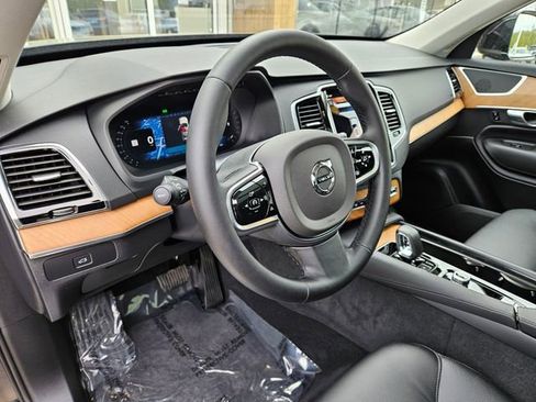 Certified 2025 Volvo XC90 B6 Plus AWD/4WD image 23