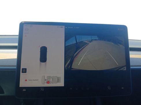 Used 2022 Tesla Model Y Long Range image 30