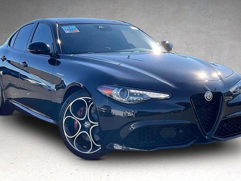 Used 2022 Alfa Romeo Giulia Veloce image 2