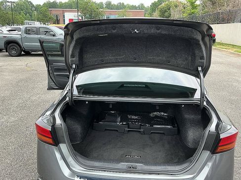 Certified 2023 Nissan Altima 2.5 SL FWD image 28