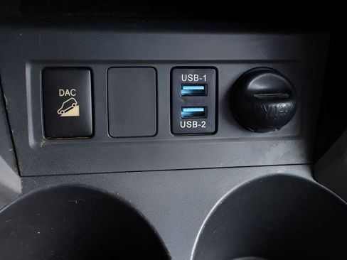 Used 2006 Toyota RAV4 Limited AWD/4WD image 29