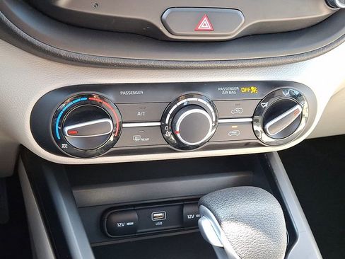 Used 2023 Kia Soul LX image 15