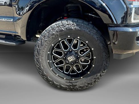 Used 2022 Ford F250 Lariat w/ Tremor Off-Road Package image 9