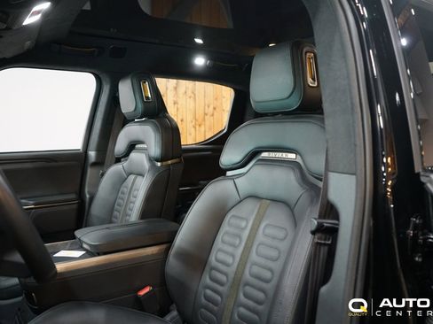 Used 2023 Rivian R1T Launch Edition image 12
