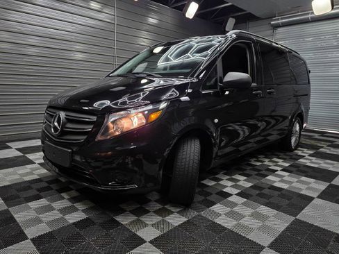 Used 2023 Mercedes-Benz Metris Passenger image 38