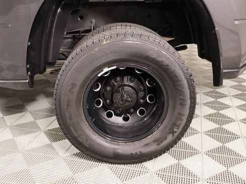 Used 2024 RAM 3500 Big Horn w/ Night Edition image 19