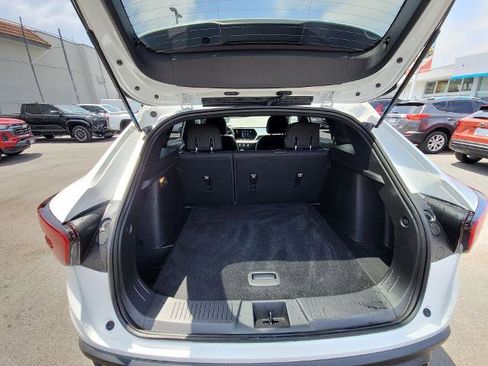 Used 2024 Chevrolet Trax RS FWD image 22