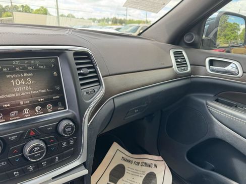 Used 2014 Jeep Grand Cherokee Overland w/ Advanced Technology Group image 15