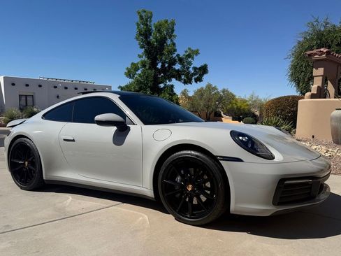 Used 2022 Porsche 911 Carrera RWD image 4