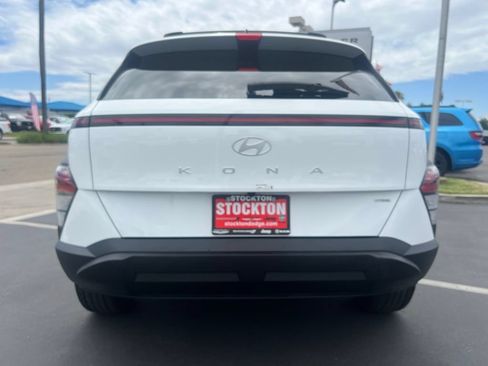 Used 2025 Hyundai Kona SEL AWD/4WD image 17