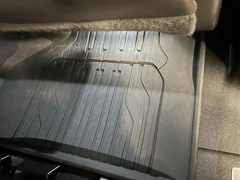 Used 2023 GMC Yukon XL SLT image 29