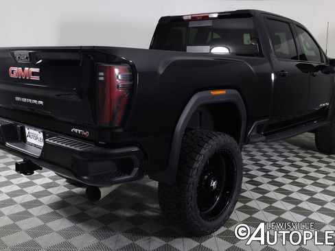 Used 2025 GMC Sierra 2500 AT4 w/ AT4 Premium Plus Package AWD/4WD image 5