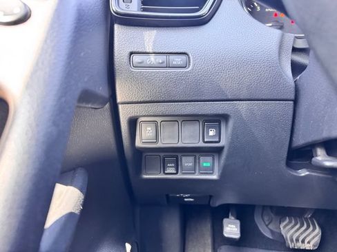 Used 2018 Nissan Rogue S AWD/4WD image 14