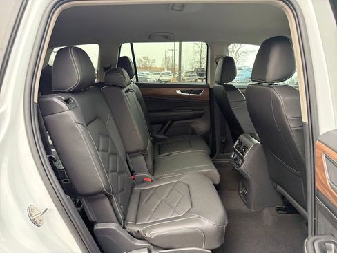 Used 2026 Volkswagen Atlas SE FWD image 30