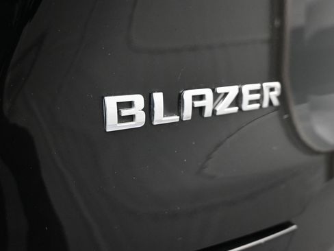 Used 2025 Chevrolet Blazer LT FWD image 24