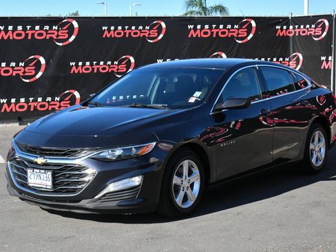 Used 2022 Chevrolet Malibu LS FWD image 3