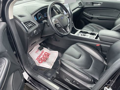 Used 2022 Ford Edge Titanium image 12