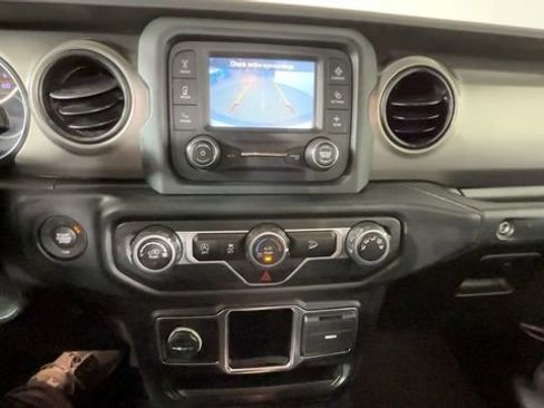 Used 2019 Jeep Wrangler Sport AWD/4WD image 33
