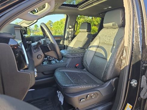Used 2024 GMC Sierra 1500 Denali w/ Denali Reserve Package AWD/4WD image 14