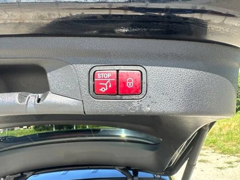 Used 2024 Mercedes-Benz GLE 450e 4MATIC image 21