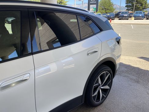 Used 2023 Volkswagen ID.4 Pro S AWD/4WD image 9