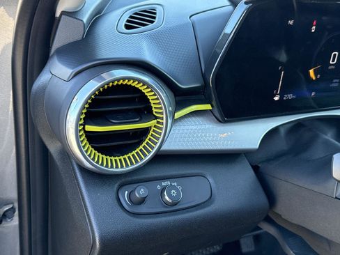 Used 2024 Chevrolet Trax LT w/ Driver Confidence Package image 14