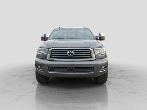 Used 2019 Toyota Sequoia SR5 AWD/4WD image 3