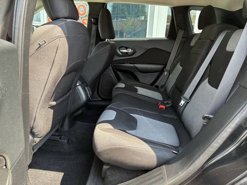 Used 2014 Jeep Cherokee Latitude FWD image 15