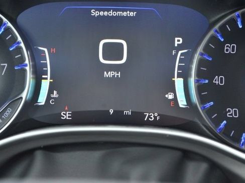 New 2027 Chrysler Pacifica Select AWD/4WD image 19