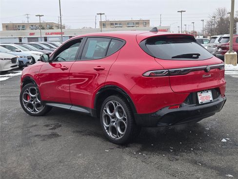 Used 2025 Alfa Romeo Tonale w/ Premium Package image 16