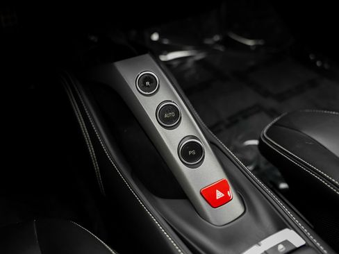 Used 2018 Ferrari 488 GTB RWD image 45