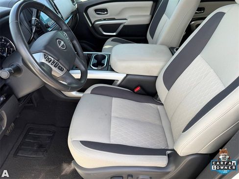 Used 2024 Nissan Titan SV w/ SV Convenience Package image 16
