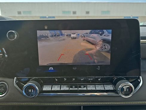 Used 2024 Chevrolet Colorado ZR2 w/ Safety Package image 22