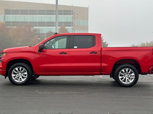 Used 2025 Chevrolet Silverado 1500 Custom image 7