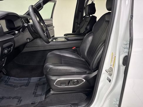 Used 2024 Jeep Wagoneer L Series II w/ Flexible Seating Group AWD/4WD image 16
