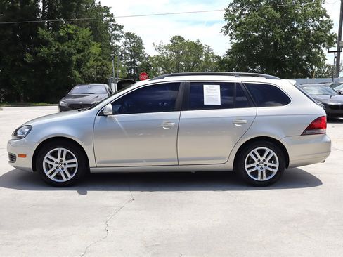 Used 2011 Volkswagen Jetta TDI FWD image 4