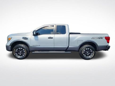 Used 2017 Nissan Titan PRO-4X AWD/4WD image 2
