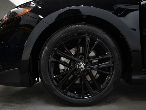 Used 2025 Toyota Camry SE image 29