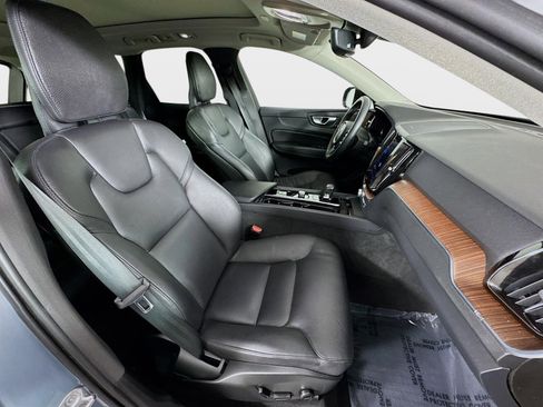 Used 2023 Volvo XC60 B5 Plus w/ Climate Package image 31