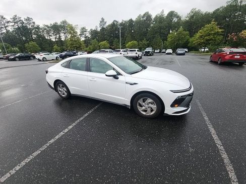 Certified 2025 Hyundai Sonata SE FWD image 17
