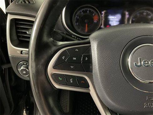 Used 2020 Jeep Cherokee Latitude Plus w/ Cold Weather Group image 23