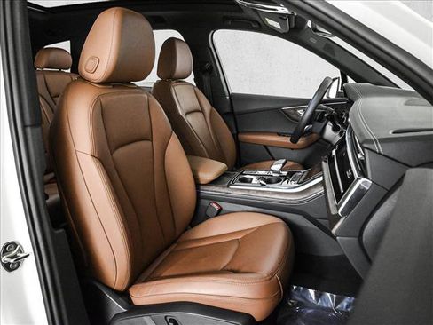 Used 2025 Audi Q7 3.0T Premium Plus image 23