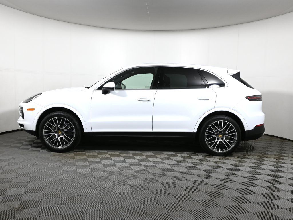 Used 2023 Porsche Cayenne AWD/4WD image 2