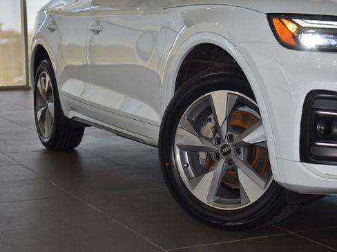 Used 2023 Audi Q5 2.0T Premium Plus w/ Premium Plus Package AWD/4WD image 3